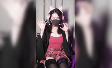 抖音網紅反差母狗『奶咪』十月唯性新作-賽博朋克電競少女 耳機線插BB里聽音樂 高清 (7)